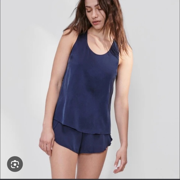 Lunya Navy blue silk split back top - Picture 1 of 12